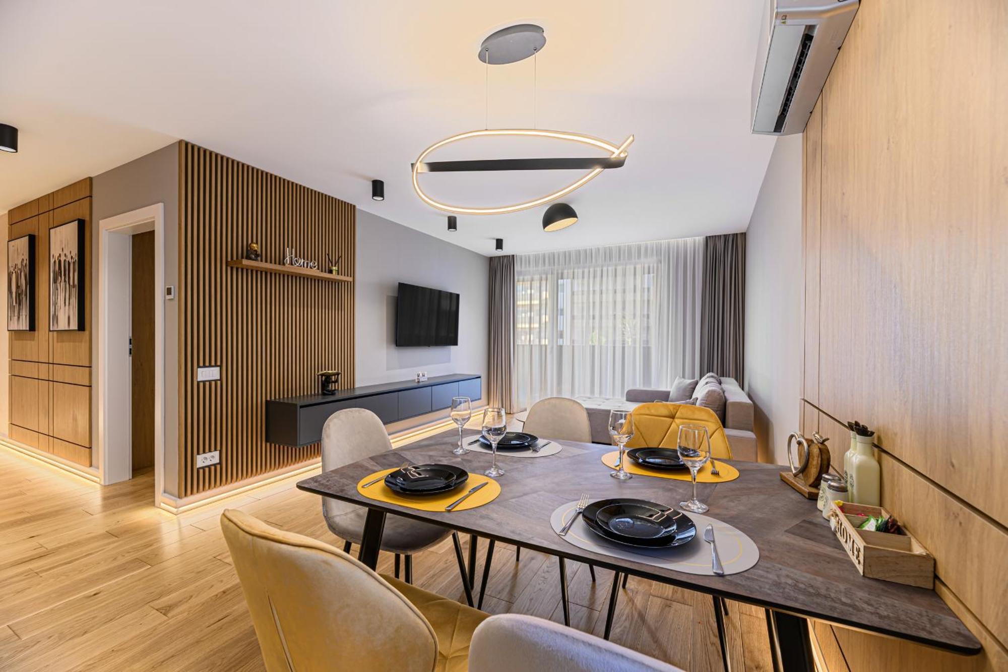B-Holiday Luxury Apartments Urban Plaza Braşov Eksteriør bilde