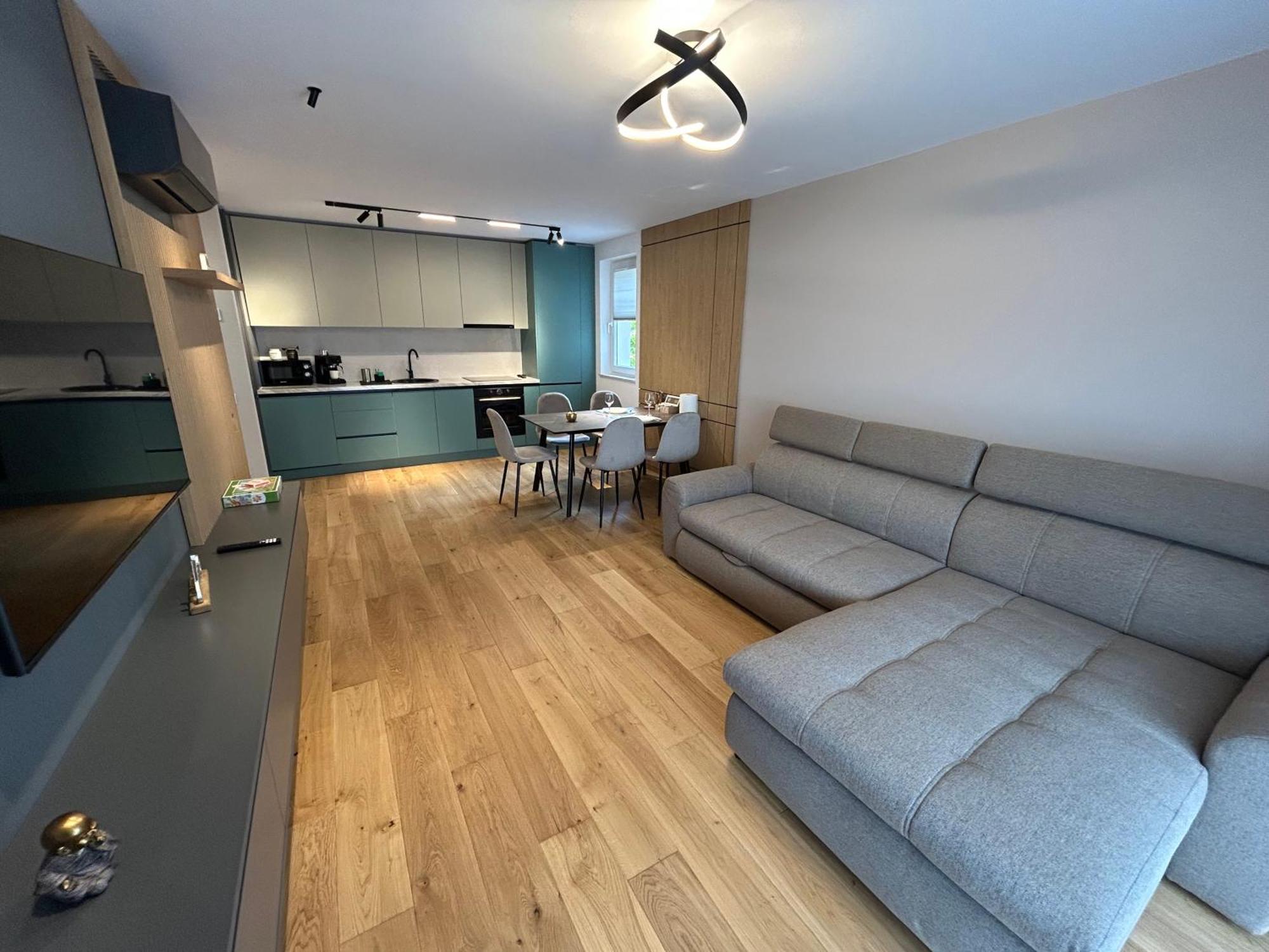 B-Holiday Luxury Apartments Urban Plaza Braşov Eksteriør bilde